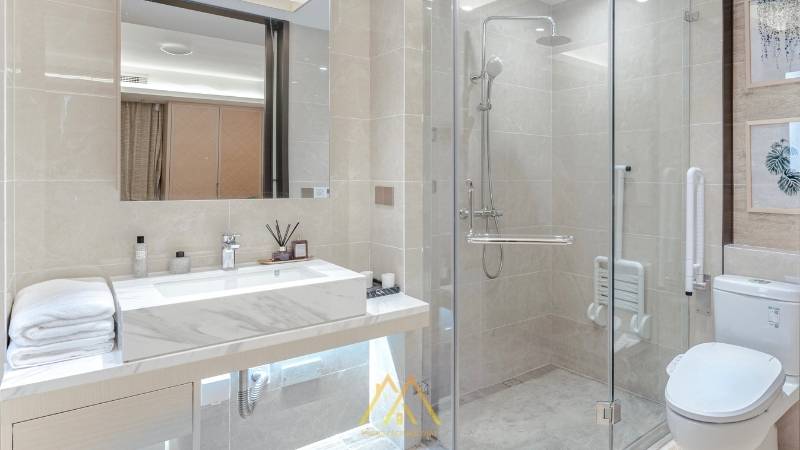 Chỉ nên sử dụng các nội thất cơ bản khi thiết kế phòng ngủ 12m2 có toilet